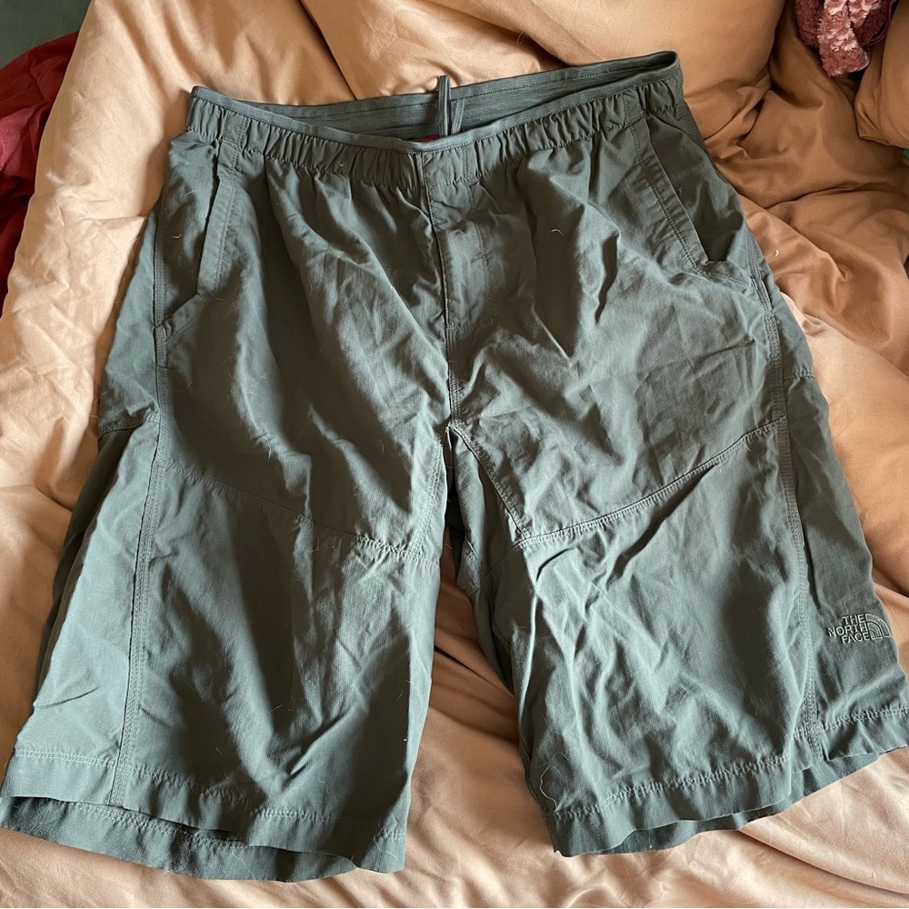 THE NORTH FACE Men’s Green Shorts - Quick-dry Light Multi Functional Comfortable